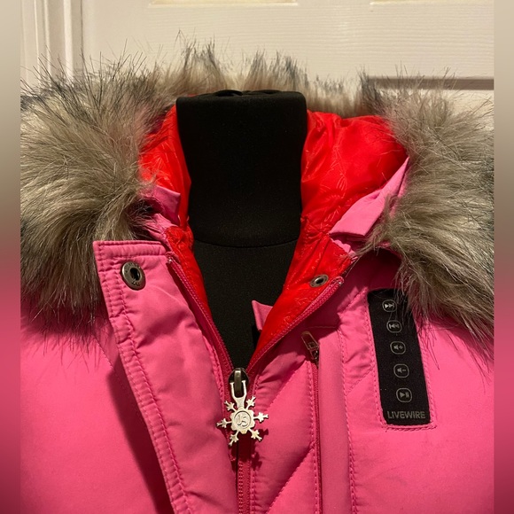 A unique find! Jansport Down Puffer Jacket with music player controls - Picture 2 of 10
